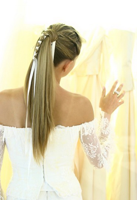 Fryzura ślubna proste włosy