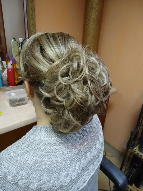 Fryzury wieczorowe koki i upięcia