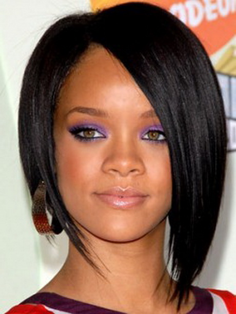 Rihanna fryzura na boba