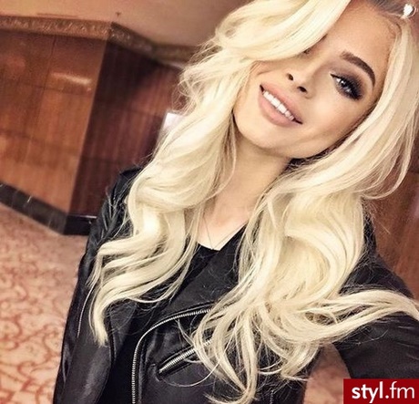 Fryzury blond 2019