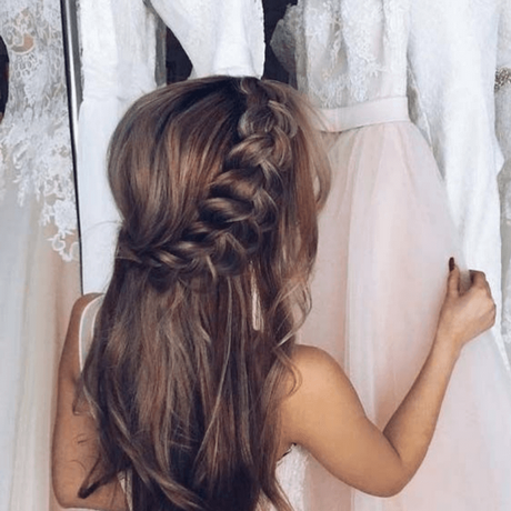 Fryzura ślubna 2018 długie włosy
