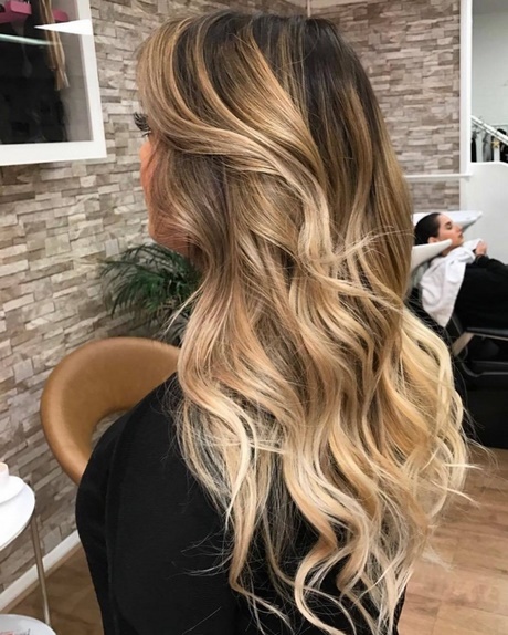 Najmodniejszy kolor włosów jesień 2018