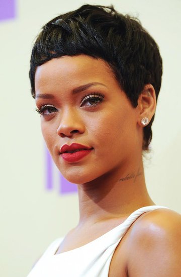 Rihanna fryzury 2021