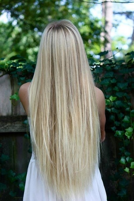 Długie blond włosy