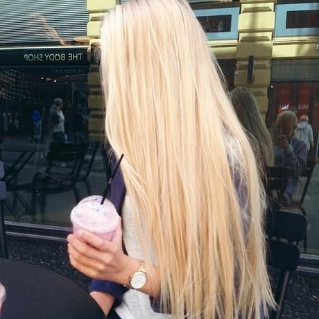 Długie włosy blond