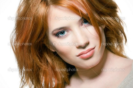 Naturalne rude włosy