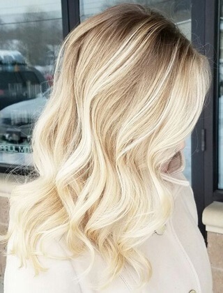 Fryzury damskie blond 2023