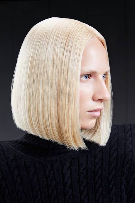 Fryzury damskie blond 2023