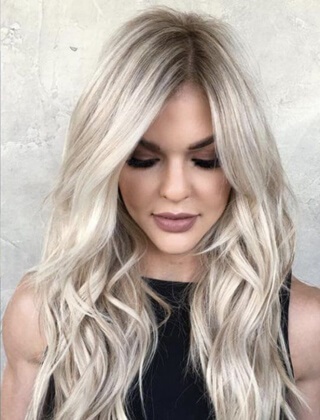 Fryzury damskie blond 2023