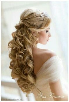 Kręcone włosy fryzury na wesele