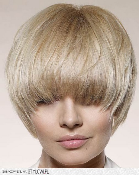 Krótkie fryzury blond damskie