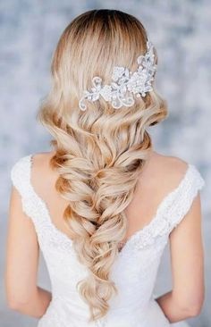 Ładna fryzura na wesele
