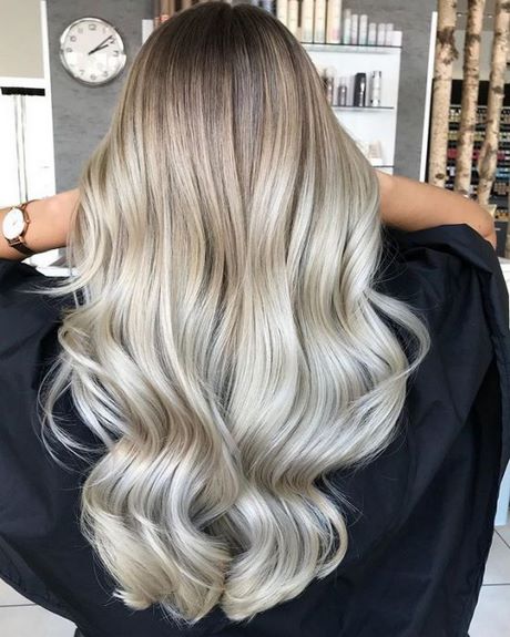 Modne farbowanie włosów jesień 2019