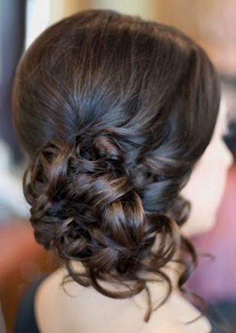 Średnie włosy fryzury na wesele
