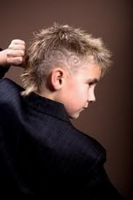 Modne fryzury dla chłopców 13 lat