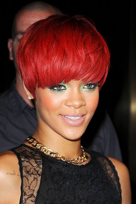 Rihanna w krótkich włosach