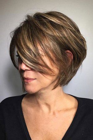 Krótka fryzura dla 40 latki