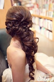 Śliczne fryzury na wesele
