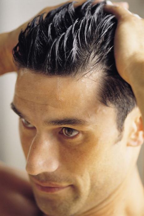 Układanie męskiej fryzury