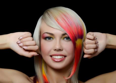 Kolorowe pasma włosów