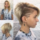 Modne fryzury damskie średnie włosy 2018